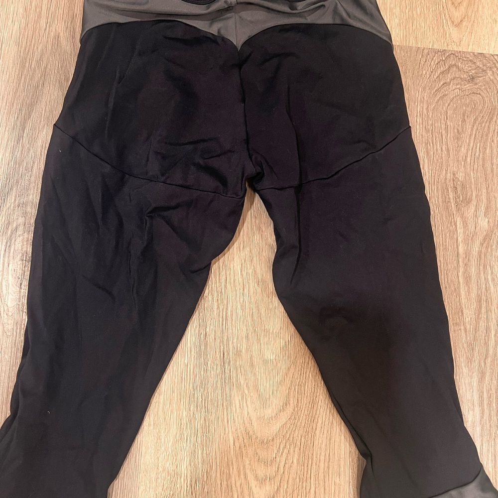 Gym shark 🦈 short - Picture 3 of 4